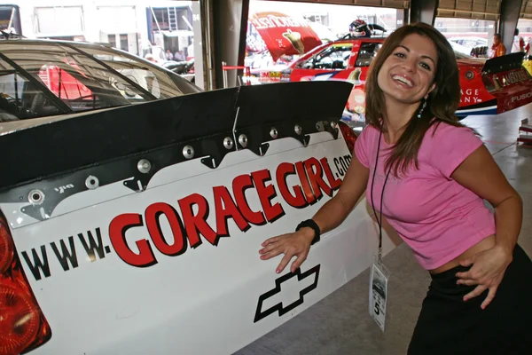 Bridgetta Tomarchio este fata de curse din seria NASCAR Busch — Fotografie, imagine de stoc