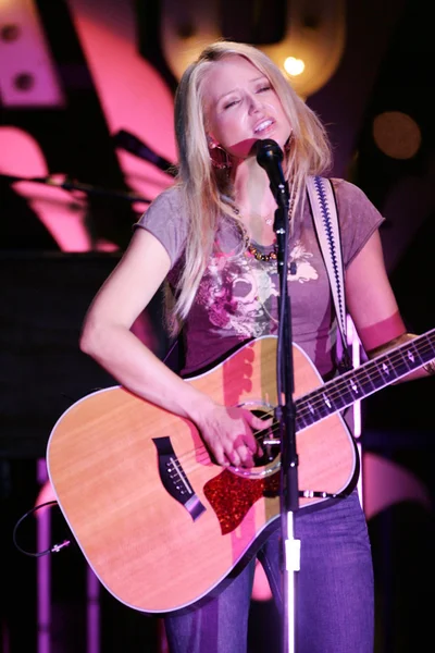 Jewel Performing Live in Concert — kuvapankkivalokuva