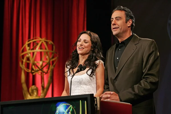 Julia louis-dreyfus ve brad garrett