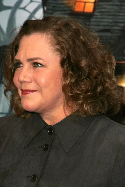 Kathleen turner bei der premiere von monsterhouse. mann village theater, westwood, ca. 17.07.06 — Stockfoto