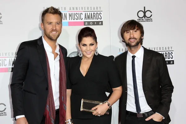 Lady Antebellum la cea de-a 40-a ediție a Premiilor Americane de Muzică, Nokia Theatre, Los Angeles, CA 11-18-12 — Fotografie, imagine de stoc