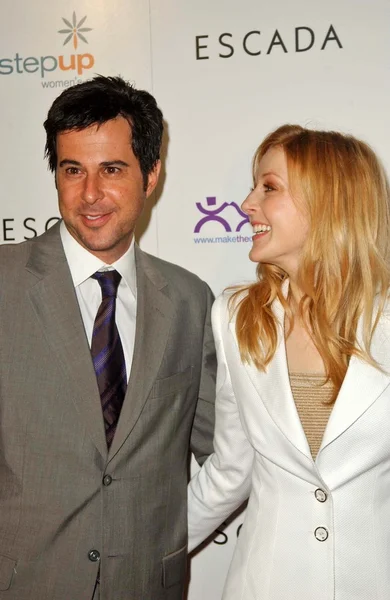 Jonathan silverman en jennifer finnigan — Stockfoto