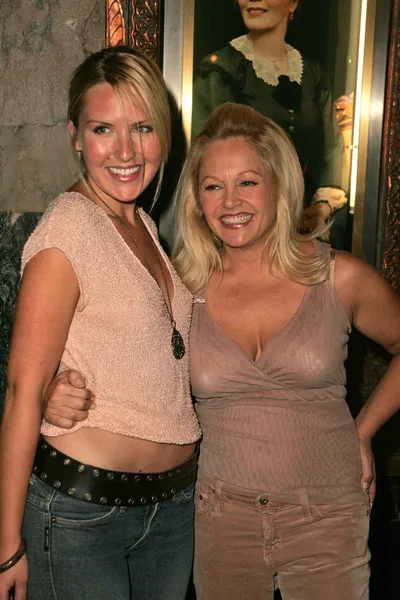 Vårda lee och charlene tilton — Stockfoto