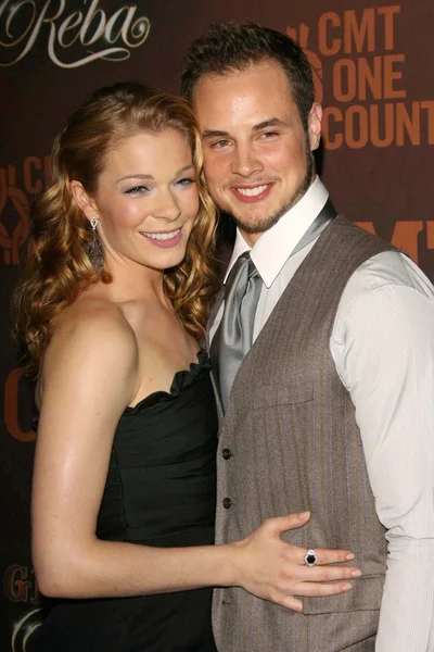 LeAnn Rimes and Dean Sheremet — Stock Photo, Image