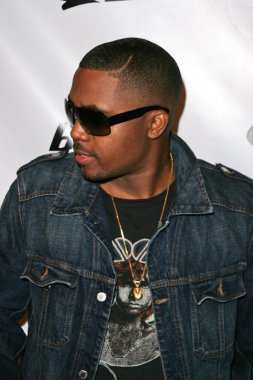 nick Cannon'ın doğum günü partisi ve açılış depolamak