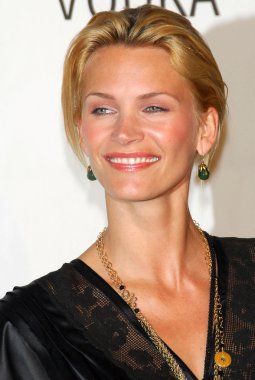 Roberto cavalli votka denize indirmek eğlenti