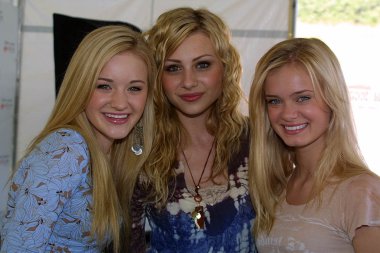 michalka Amanda (AJ), alyson michalka (aly) ve sara paxton