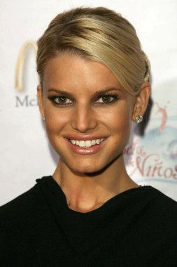 Johnny depp onurlandıran 2 yıllık noche de ninos gala