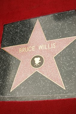 Bruce willis hollywood şöhret töreni yürümek