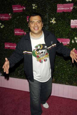 t-hareket eden sidekick 3 launch party