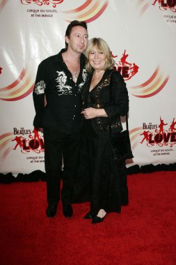 Julian lennon ve cynthia lennon
