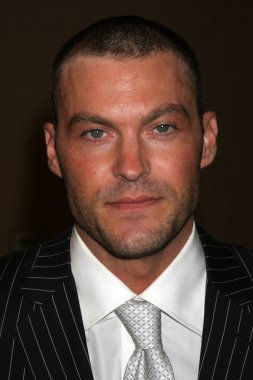 Beverly hills 90210, melrose yeri ve dvd piyasaya ilk sezon