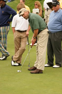 8 yıllık michael douglas ve lexus tarafından sunulan arkadaşlar