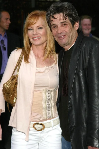 Marg helgenberger i alan rosenberg — Zdjęcie stockowe