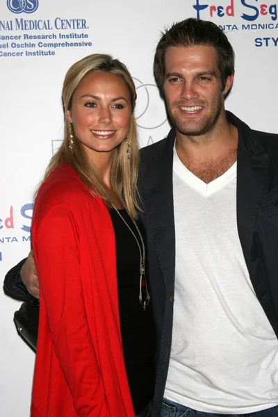Stacy Keibler and Geoff Stults — Stock Photo, Image