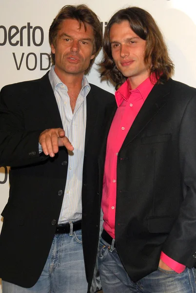 Roberto cavalli votka denize indirmek eğlenti