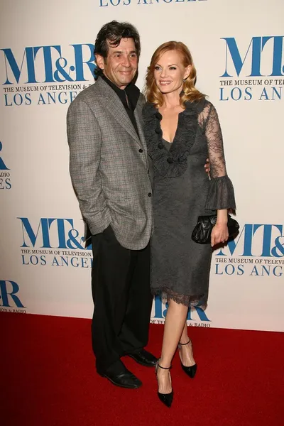 Alan Rosenberg dan Marg Helgenberger di The Museum of Television dan Radios Annual Los Angeles Gala. Bupati Beverly Wilshire Hotel, Beverly Hills, CA. 10-30-06 — Stok Foto