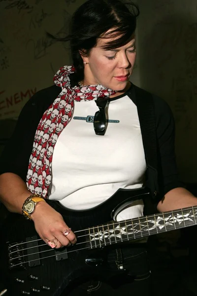 Muñeca Chyna en las guitarras ESP —  Fotos de Stock