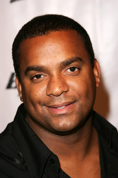 Alfonso ribeiro nick cannon ve onun amiral gemisi mağaza açılışına pnb ulus için doğum günü partisinde. PNB ulus mağazası, los angeles, ca. 10-10-06