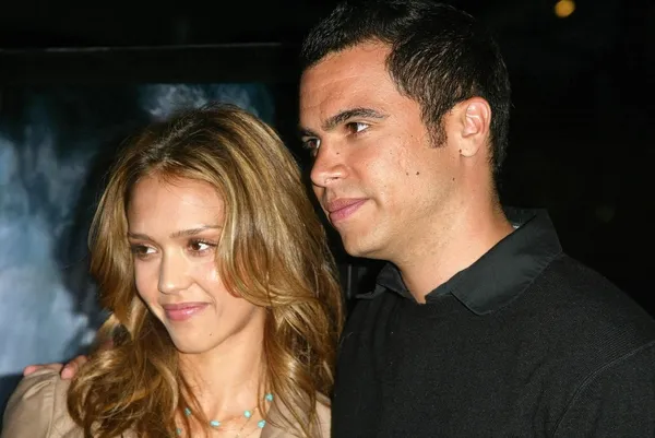 Jessica alba en joshua alba — Stockfoto