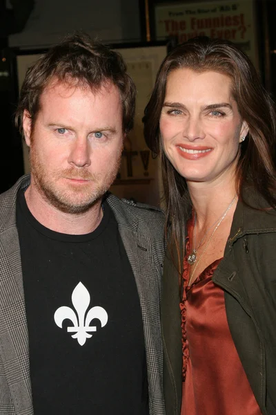 Chris Henchy and Brooke Shields — ストック写真