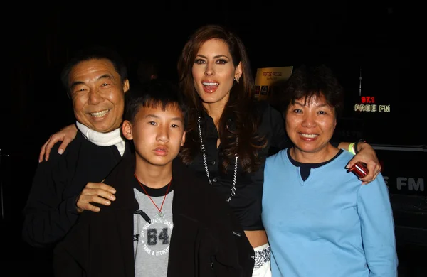 Шэнь Сюй и его семья с Керри Касем — стоковое фото