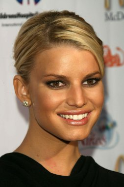 Johnny depp onurlandıran 2 yıllık noche de ninos gala