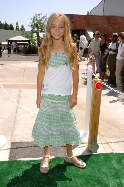 Kelsey batelaan seçin, kendi macera yeti dvd serbest parti. Eko istasyon, culver city, ca. 07-22-06 yıldız