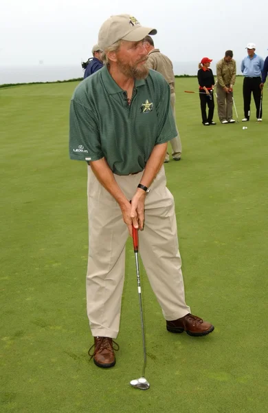 8 yıllık michael douglas ve lexus tarafından sunulan arkadaşlar