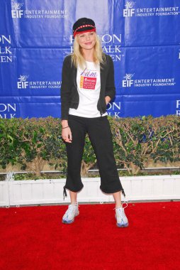 Kadınlar için 13 yıllık revlon koşmak yürümek