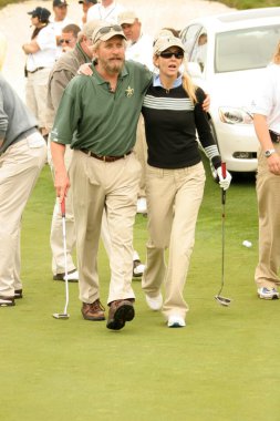 8 yıllık michael douglas ve lexus tarafından sunulan arkadaşlar