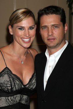 Beverly hills 90210, melrose yeri ve dvd piyasaya ilk sezon