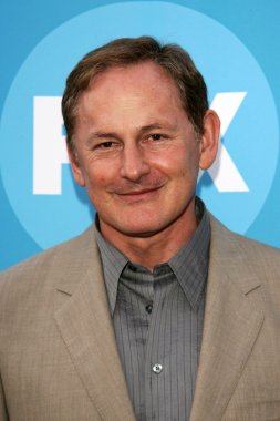 Victor Garber