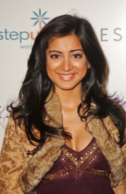 Noureen DeWulf