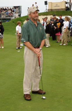 8 yıllık michael douglas ve lexus tarafından sunulan arkadaşlar