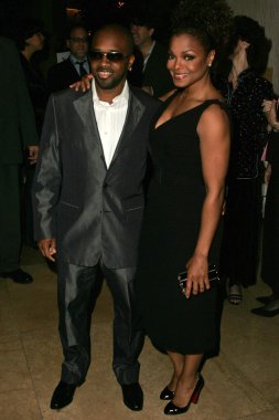 9 yıllık benefit lili için claire Vakfı