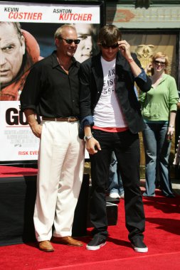 Kevin costner, el ve ayak töreni Yazdır