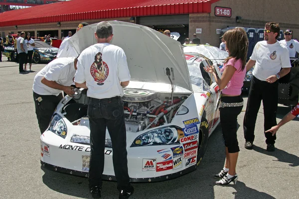 Bridgetta Tomarchio es la chica de carrera de la serie Busch de NASCAR —  Fotos de Stock