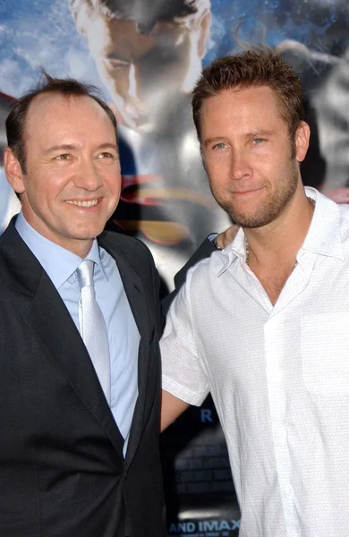 Kevin Spacey and Michael Rosenbaum at the World Premiere of Superman Returns. Mann Village Theater, Westwood, CA. 06-21-06 — Stock Photo, Image