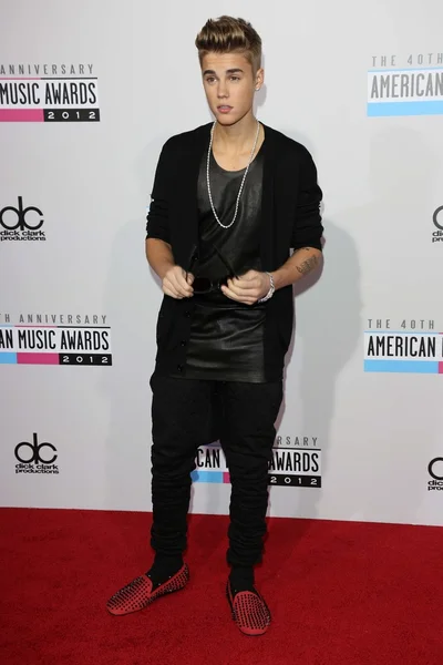 Justin bieber a negyvenedik american Music awards, érkezés, a nokia Színház, los angeles, ca 11-18-12 — Stock Fotó