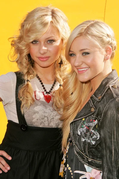 Alyson Michalka, Amanda Michalka — Stockfoto