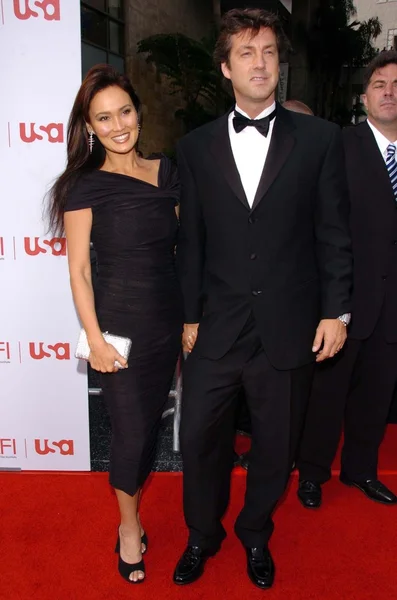 Tia Carrere and husband Simon — Stock Photo, Image