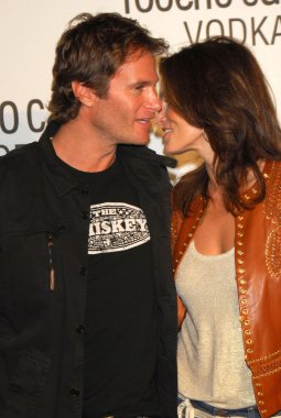 Roberto cavalli votka denize indirmek eğlenti