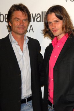 Roberto cavalli votka denize indirmek eğlenti