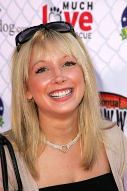 Dog.com tarafından sunulan 5 yıllık bowwowween fayda