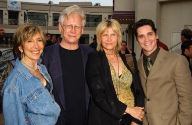 Lin shaye ve bruce davison cindy ile pickett ve seth peterson