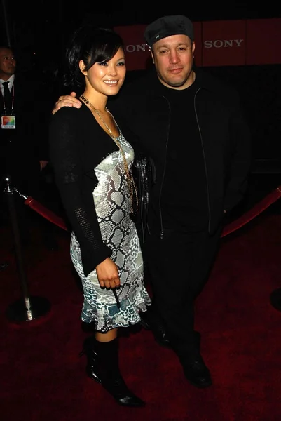 Steffiana De La Cruz et Kevin James — Photo