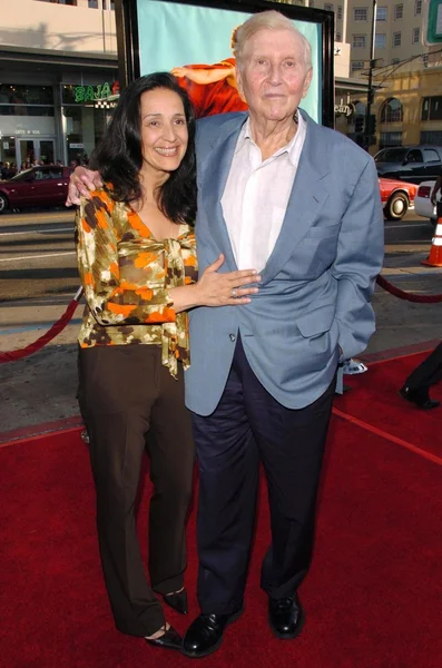 サムナー レッドス トーンと妻ポーラ — ストック写真