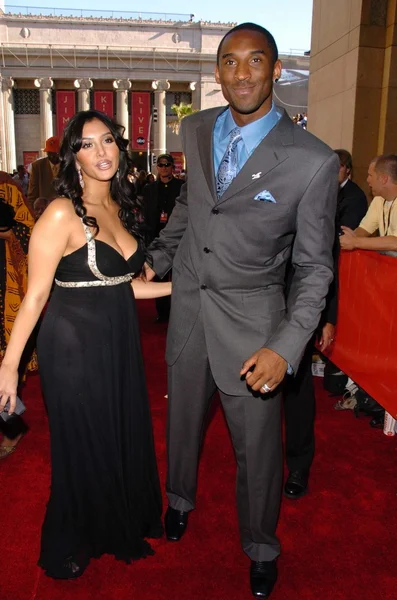Kobe Bryant e la moglie Vanessa — Foto Stock