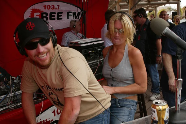 Frosty, Heidi and Frank broadcast live from San Diego — Stock Photo, Image